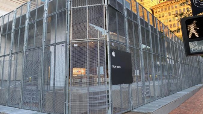 apple-store-jail